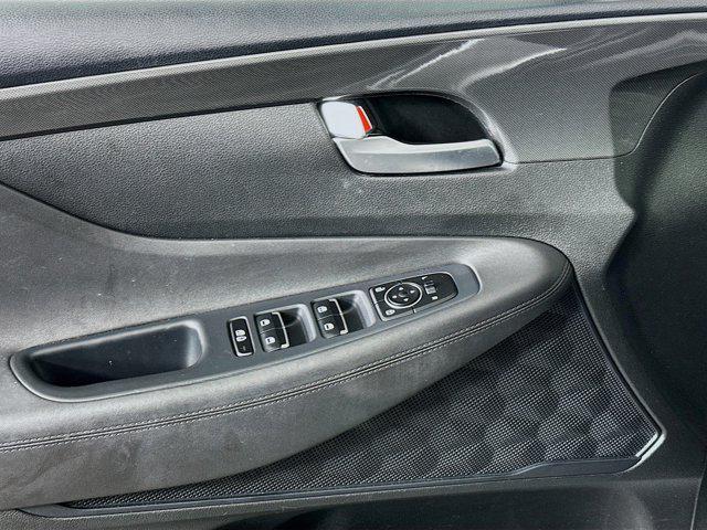 Photo of 2022 Shimmering Silver Hyundai SANTA FE