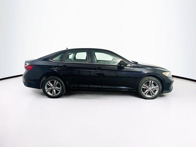 Photo of 2024 Opal White Pearl Volkswagen Jetta