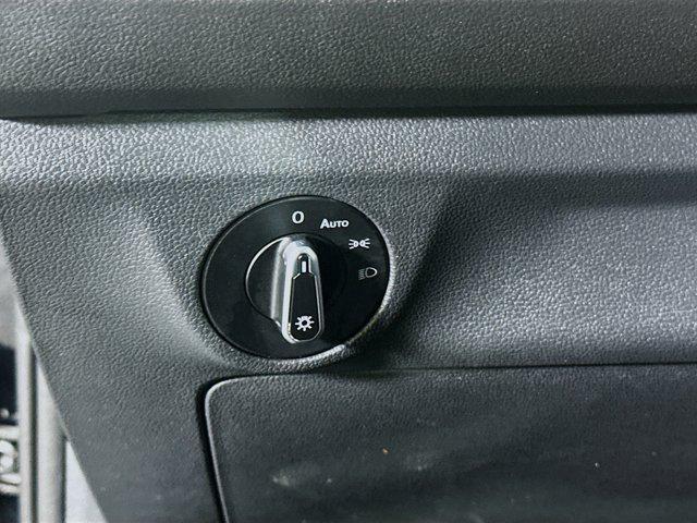 Photo of 2024 Opal White Pearl Volkswagen Jetta