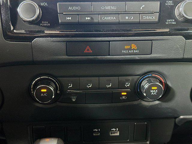 Photo of 2022 Glacier White Nissan Frontier