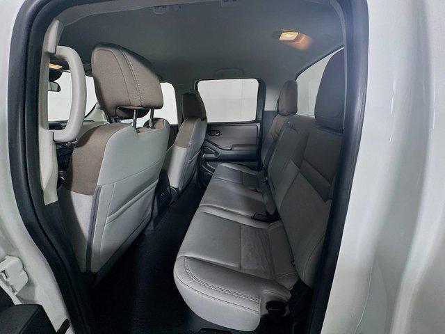 Photo of 2022 Glacier White Nissan Frontier
