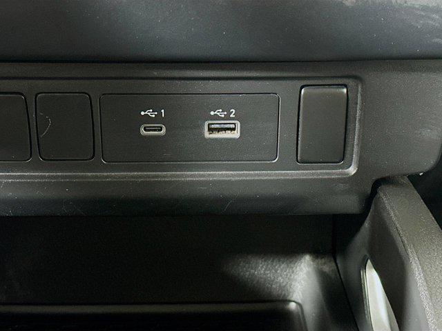 Photo of 2022 Glacier White Nissan Frontier