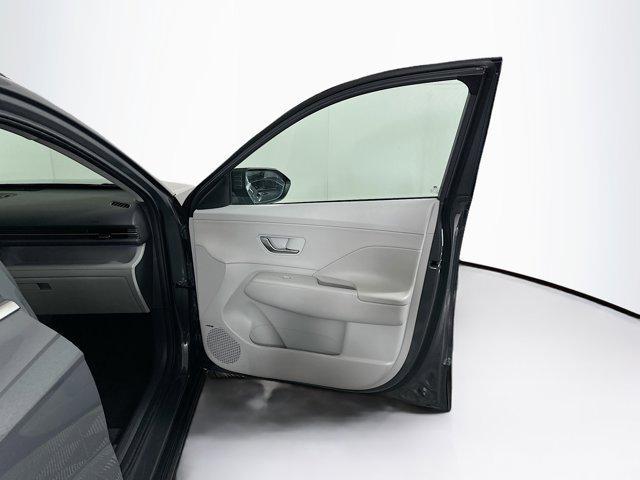 Photo of 2024 Ecotronic Gray Pearl Hyundai KONA