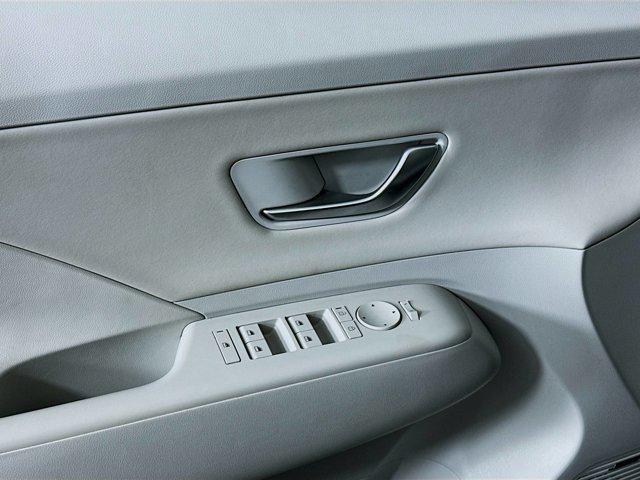 Photo of 2024 Ecotronic Gray Pearl Hyundai KONA