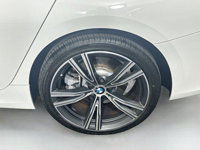 Photo of 2022 Alpine White BMW 330
