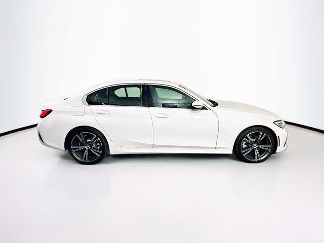 Photo of 2022 Alpine White BMW 330