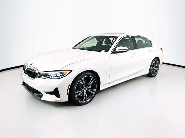 Photo of 2022 Alpine White BMW 330