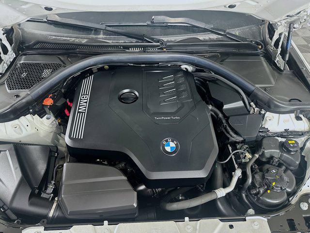 Photo of 2022 Alpine White BMW 330