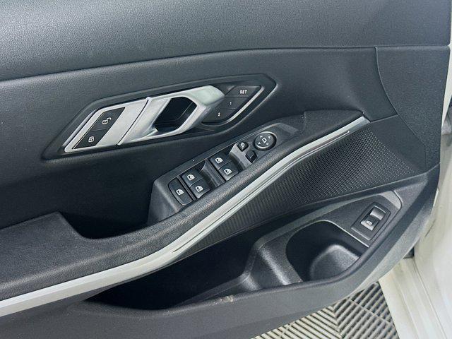 Photo of 2022 Alpine White BMW 330