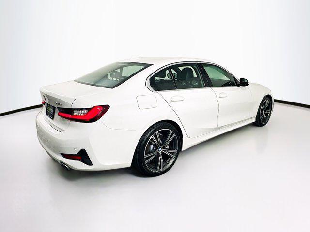 Photo of 2022 Alpine White BMW 330