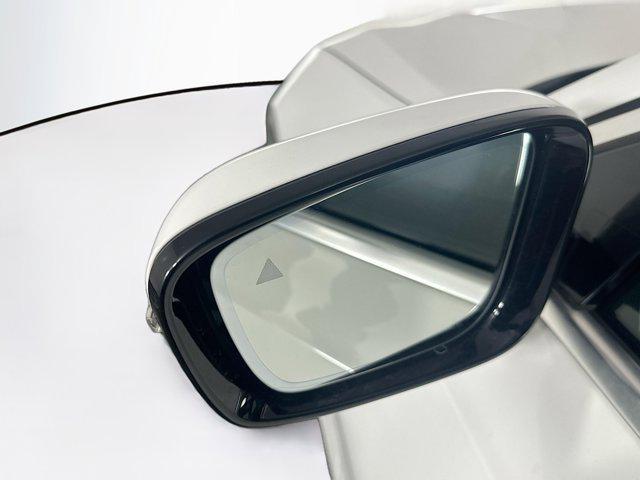 Photo of 2022 Alpine White BMW 330