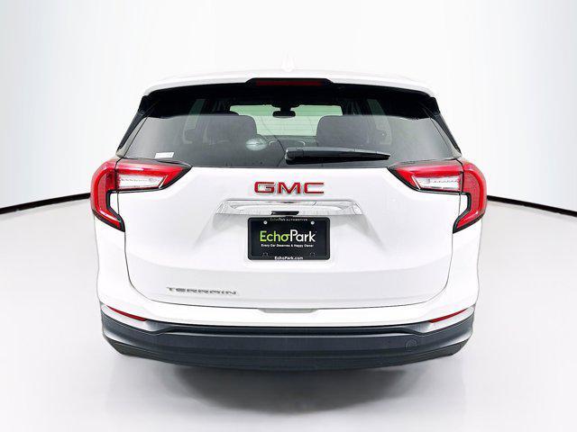 Photo of 2024 Summit White GMC Terrain