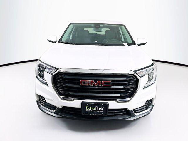 Photo of 2024 Summit White GMC Terrain