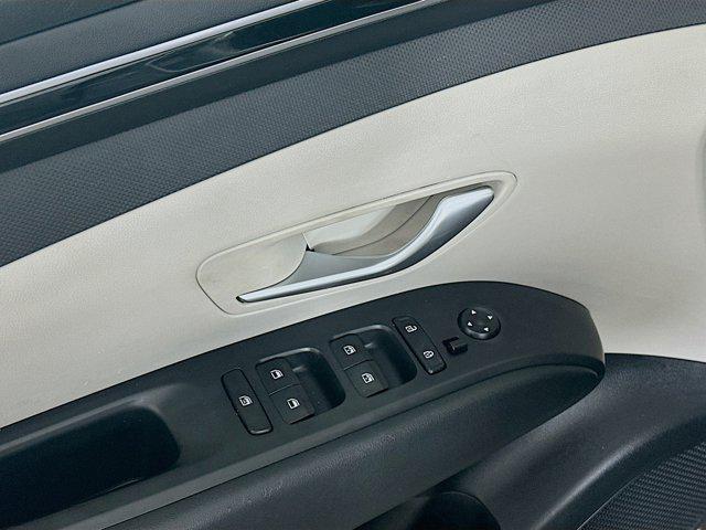 Photo of 2024 Shimmering Silver Hyundai TUCSON