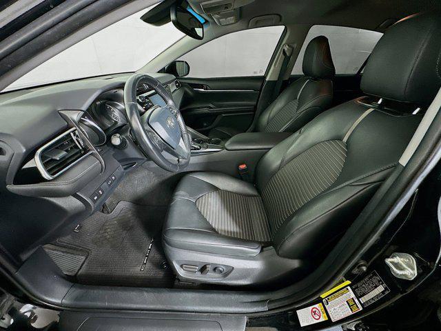 Photo of 2018 Midnight Black Metallic Toyota Camry