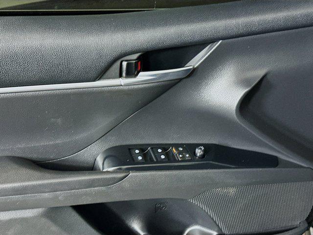 Photo of 2018 Midnight Black Metallic Toyota Camry