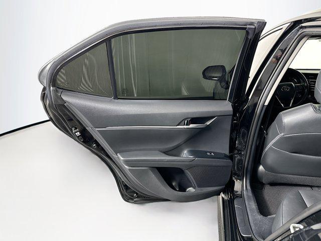 Photo of 2018 Midnight Black Metallic Toyota Camry