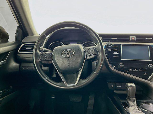 Photo of 2018 Midnight Black Metallic Toyota Camry