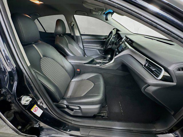 Photo of 2018 Midnight Black Metallic Toyota Camry