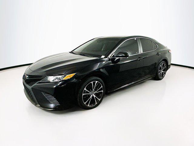 Photo of 2018 Midnight Black Metallic Toyota Camry