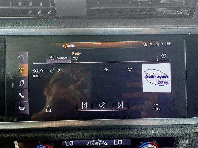 Photo of 2024 Arkona White Audi Q3