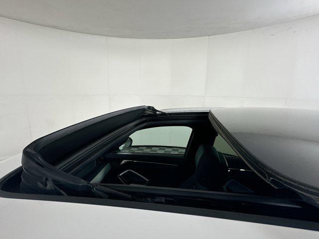 Photo of 2024 Arkona White Audi Q3