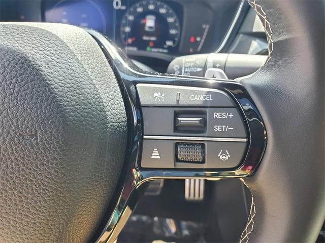 Photo of 2025 Platinum White Pearl Acura Integra