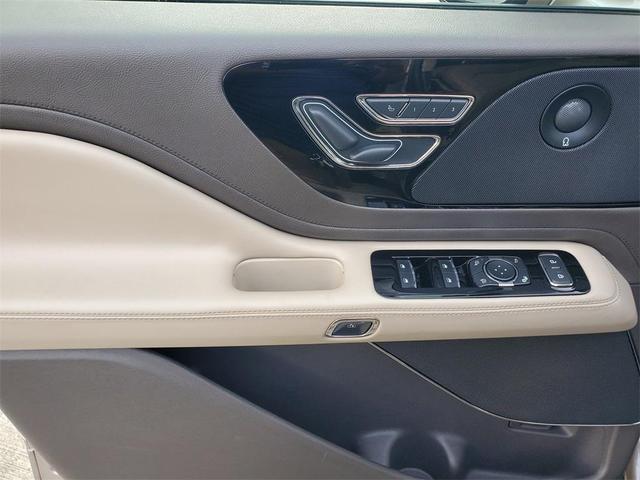 Photo of 2021 Iced Mocha Lincoln Aviator