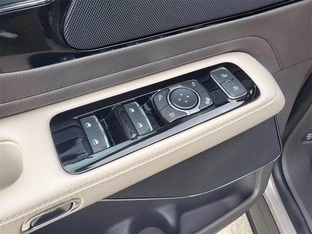 Photo of 2021 Iced Mocha Lincoln Aviator