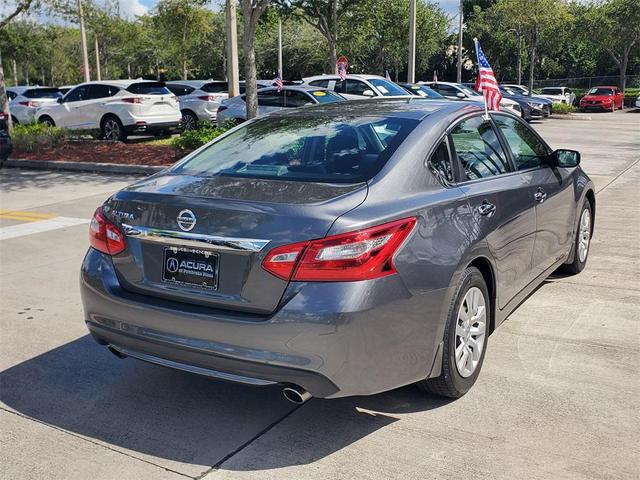 Photo of 2017 Gun Metallic Nissan Altima