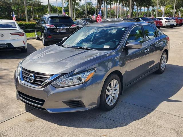 Photo of 2017 Gun Metallic Nissan Altima