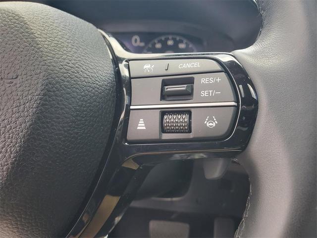 Photo of 2024 Platinum White Pearl Acura Integra