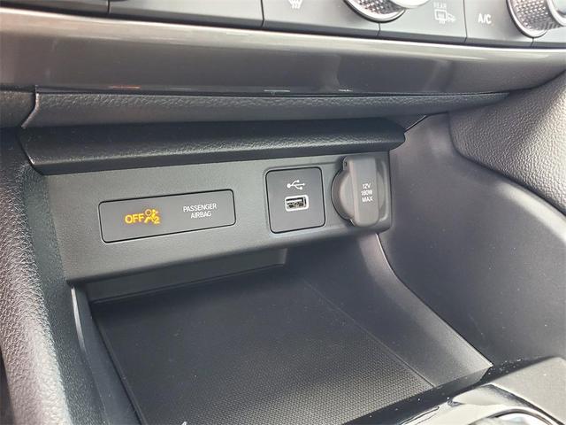 Photo of 2024 Platinum White Pearl Acura Integra