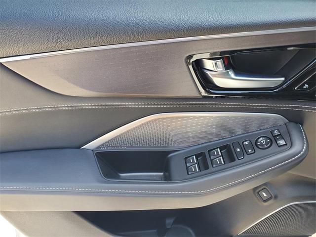 Photo of 2023 Platinum White Pearl Acura MDX