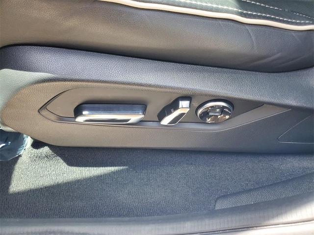 Photo of 2023 Platinum White Pearl Acura MDX