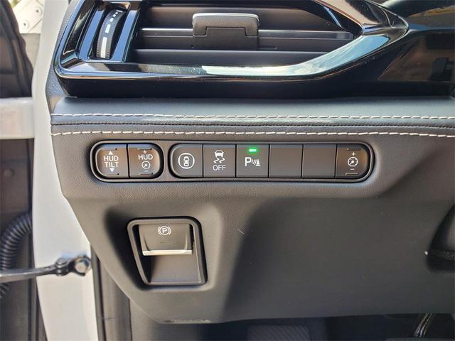 Photo of 2023 Platinum White Pearl Acura MDX