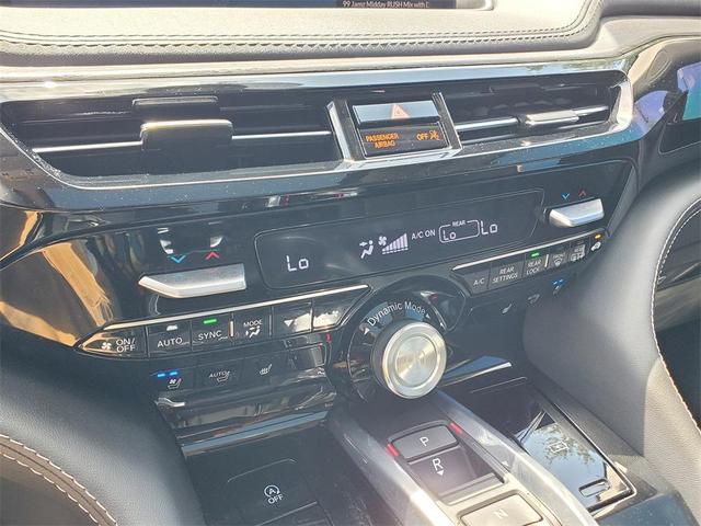 Photo of 2023 Platinum White Pearl Acura MDX