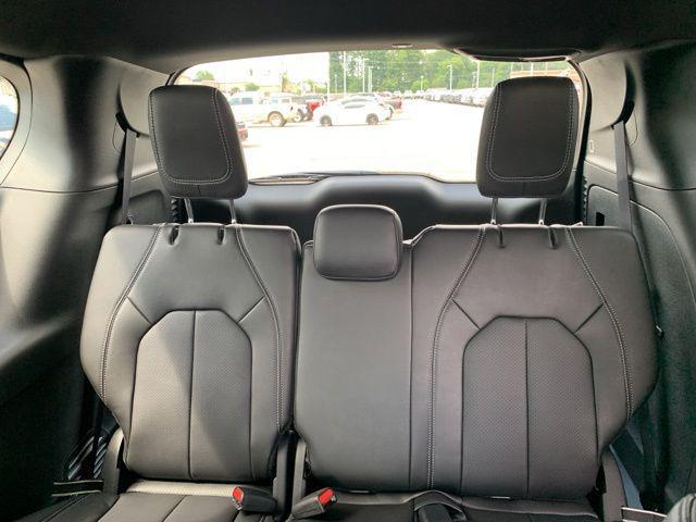 Photo of 2026 Bright White Clearcoat Chrysler Pacifica