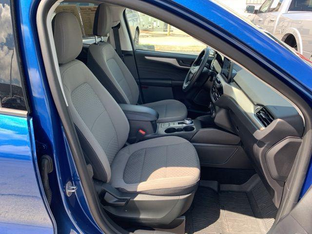 Photo of 2022 Blue Metallic Ford Escape