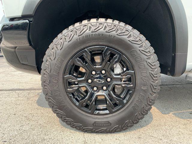 Photo of 2024 Slate Gray Metallic Chevrolet Silverado 1500