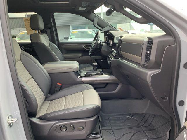 Photo of 2024 Slate Gray Metallic Chevrolet Silverado 1500