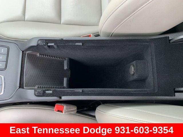 Photo of 2020 Crystal White Tricoat Cadillac XT4