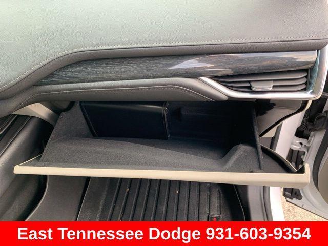 Photo of 2020 Crystal White Tricoat Cadillac XT4