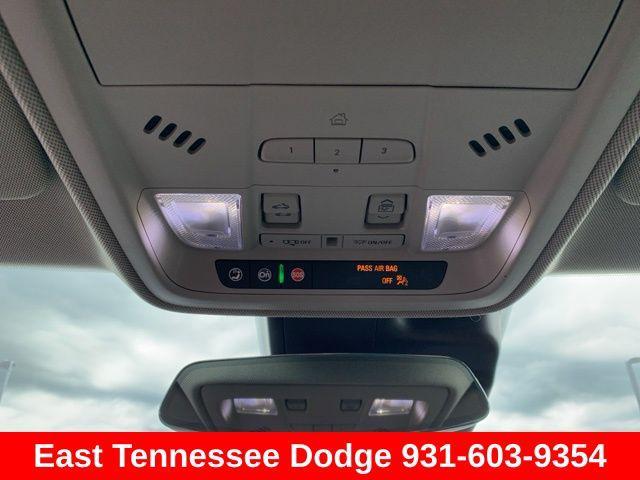 Photo of 2020 Crystal White Tricoat Cadillac XT4