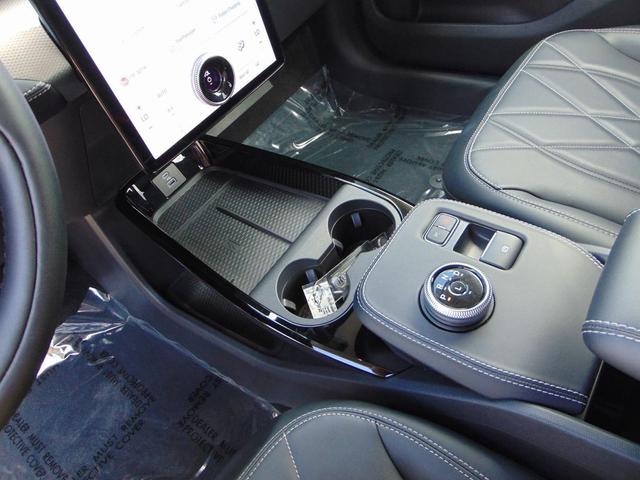 Photo of 2021 Star White Metallic Tri-Coat Ford Mustang Mach-E