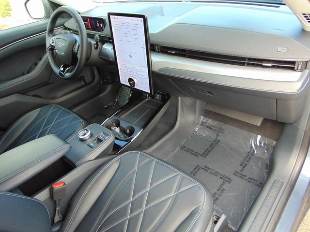 Photo of 2021 Star White Metallic Tri-Coat Ford Mustang Mach-E