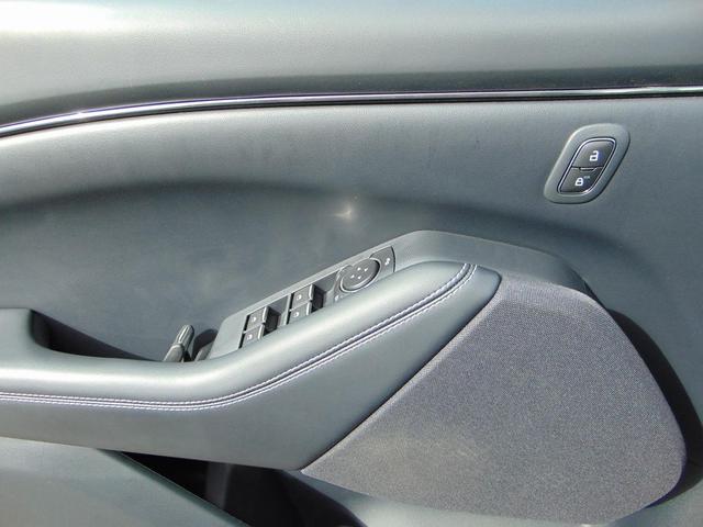 Photo of 2021 Star White Metallic Tri-Coat Ford Mustang Mach-E