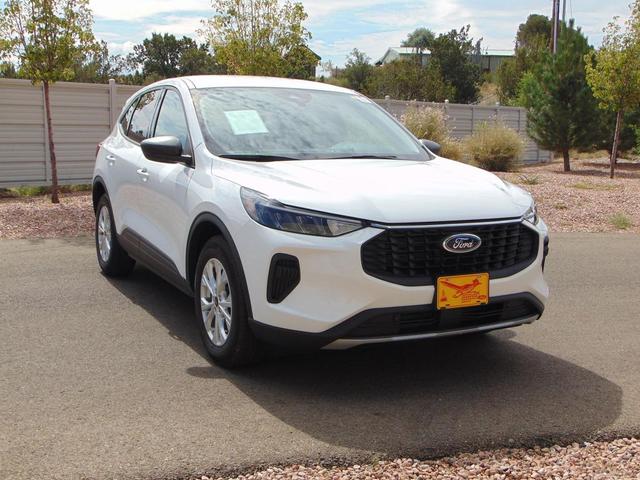 Photo of 2025 Oxford White Ford Escape