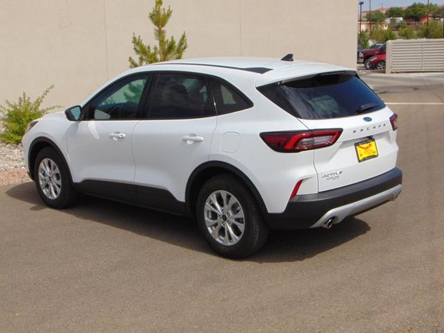 Photo of 2025 Oxford White Ford Escape