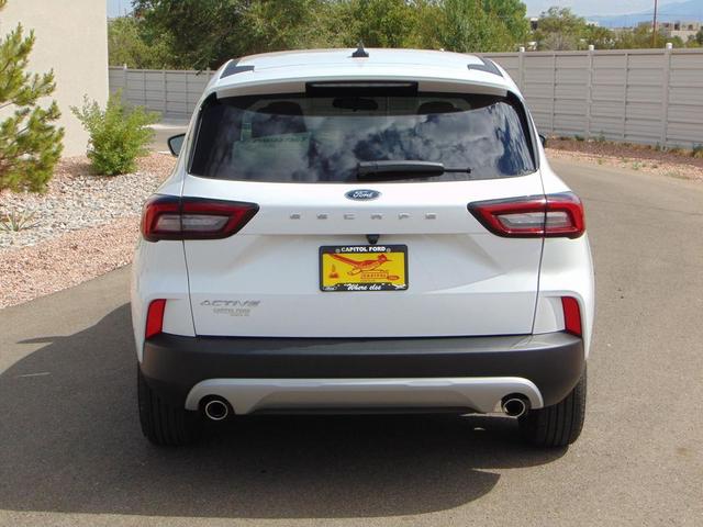 Photo of 2025 Oxford White Ford Escape